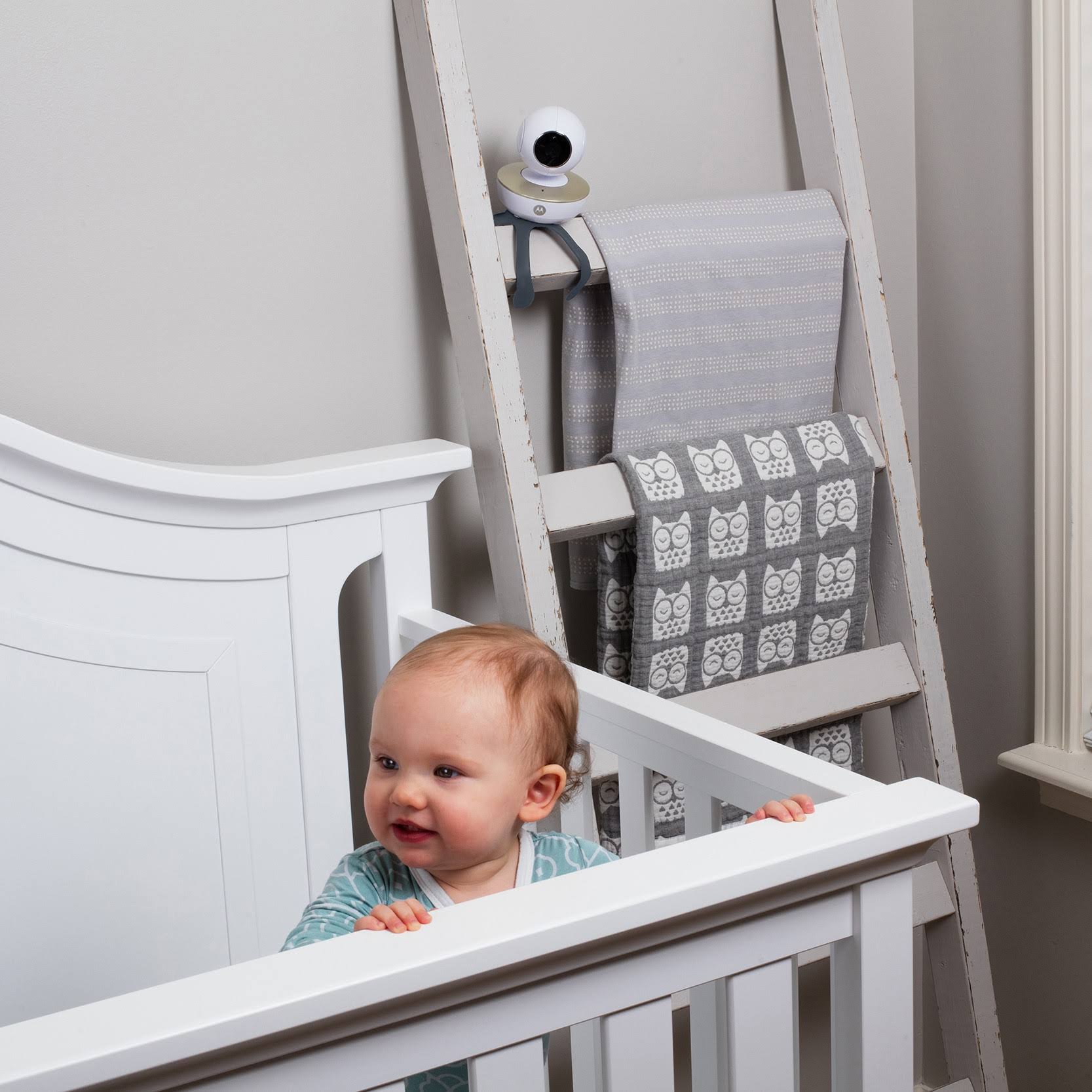 5x22 Video Baby Monitor with Two Cameras U4541