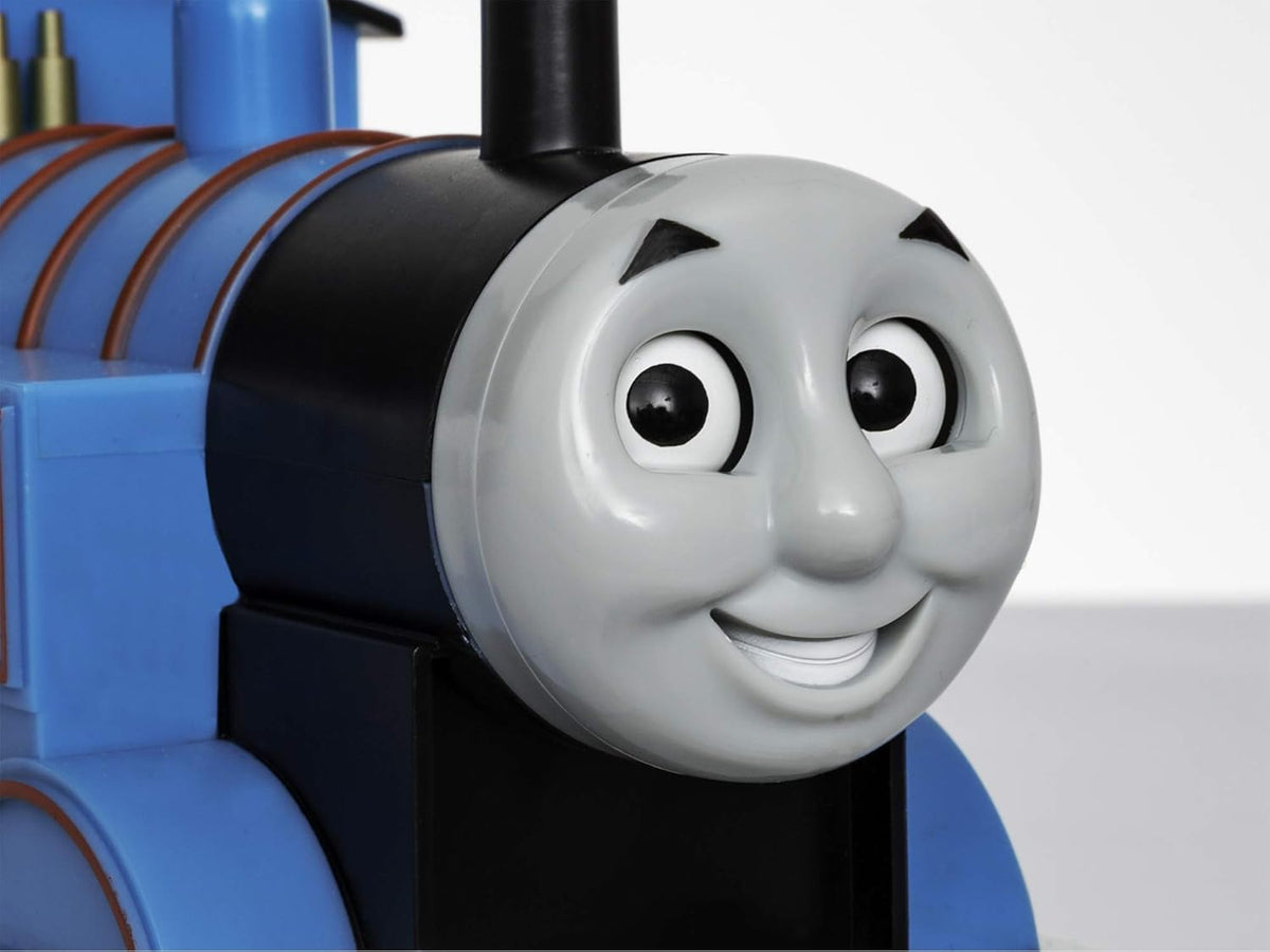 Ready-to-Play Battery-powered Model Train Set with Remote M8131