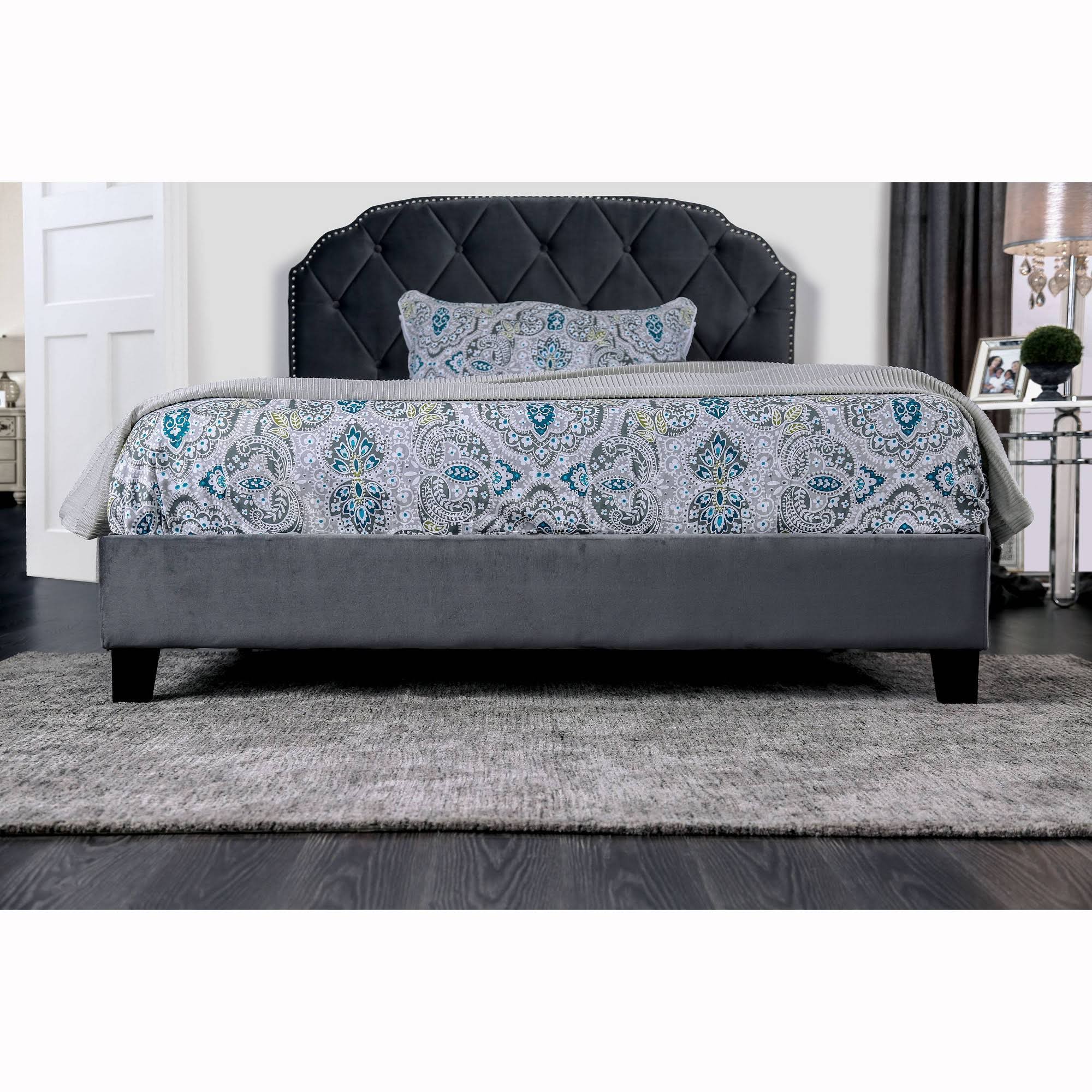 Tufted Upholstered Bed Gray V422666