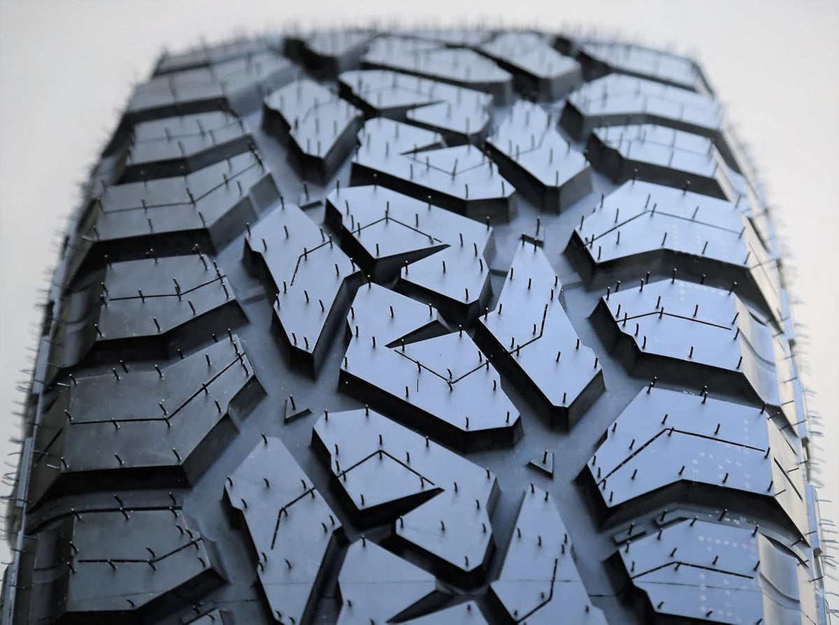 All-Terrain Mud Off-Road Light Truck Radial Tire 33X12.50R20LT 12-Ply Y808208