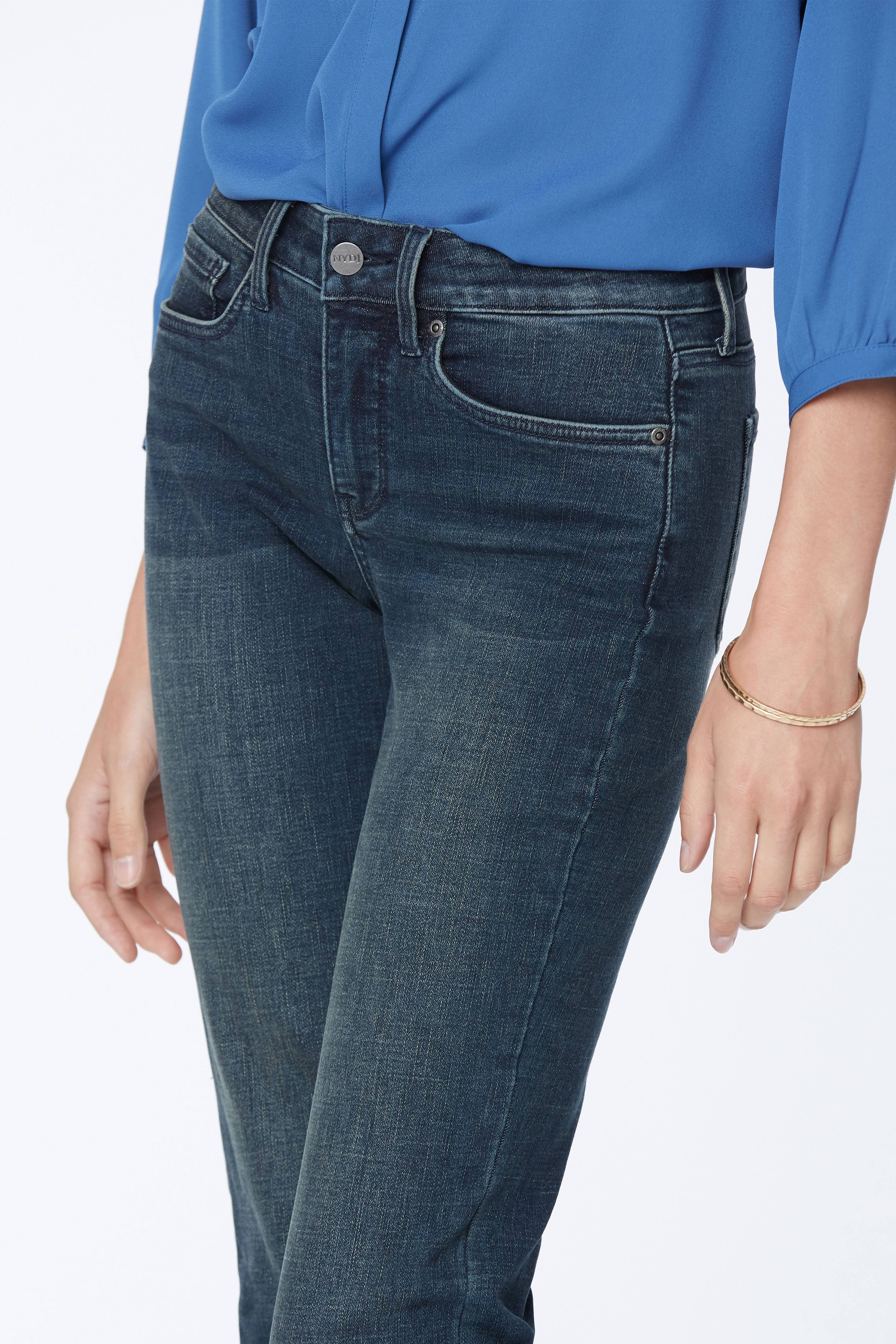 Straight Leg Jean M2840