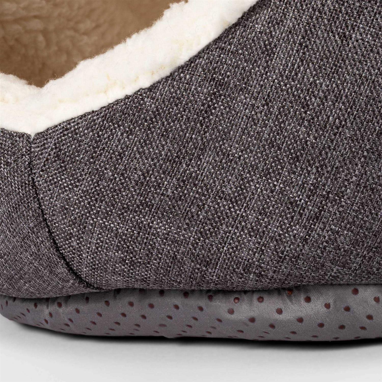 Pet Cave Dog & Cat Bed B774349
