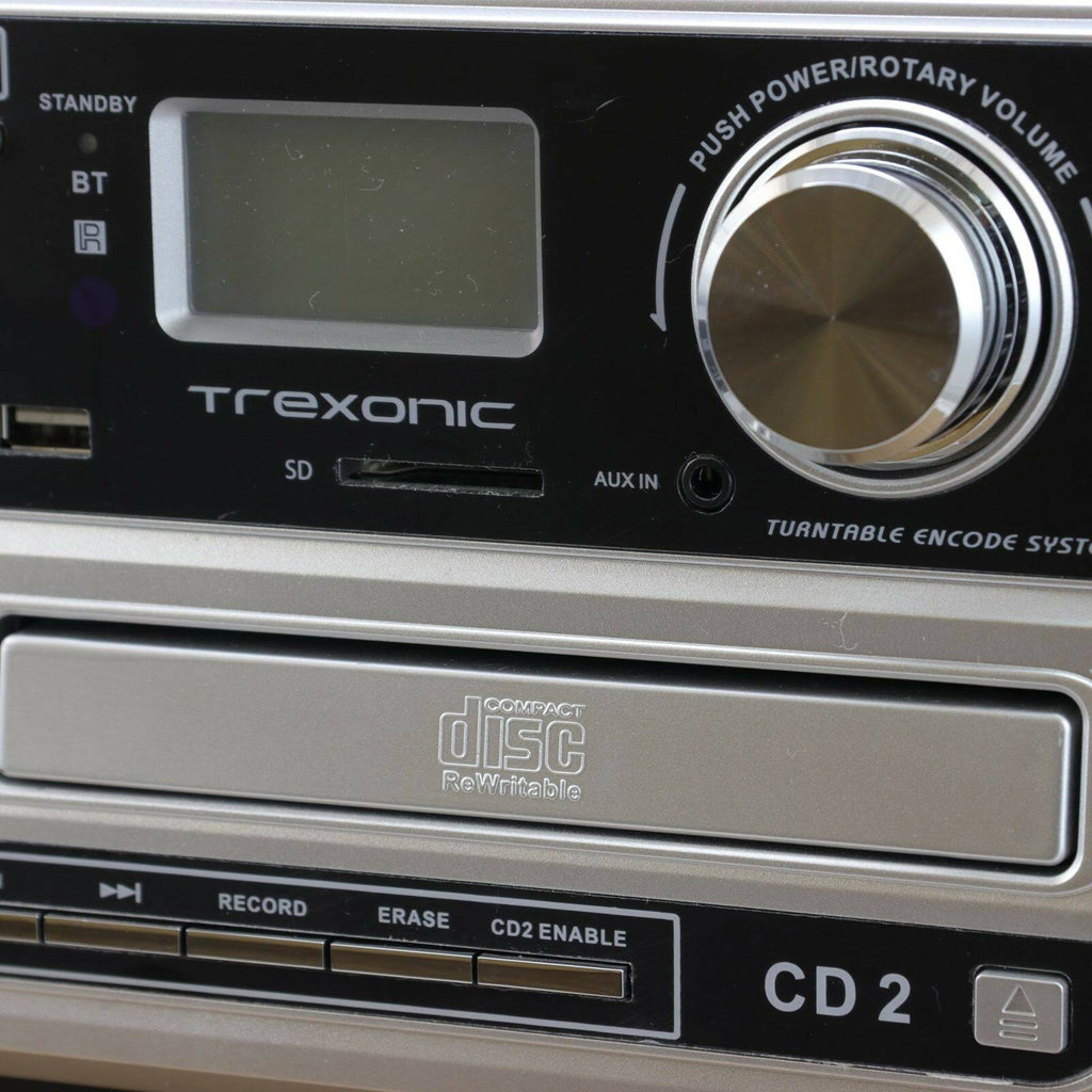 3-Speed Turntable with CD Player, Cassette Player, FM Radio and Speakers E710