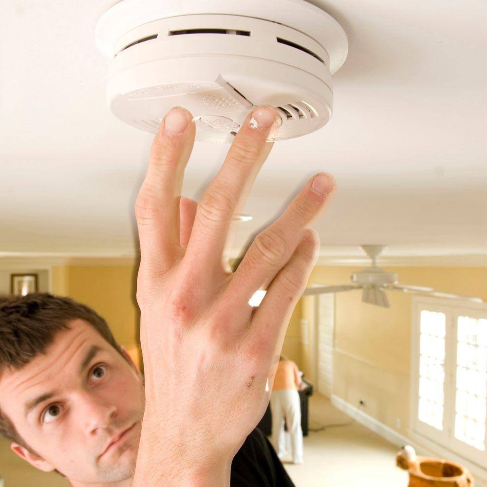 Hardwired Smoke Detector with Ionization Sensor and Battery Backup R2945