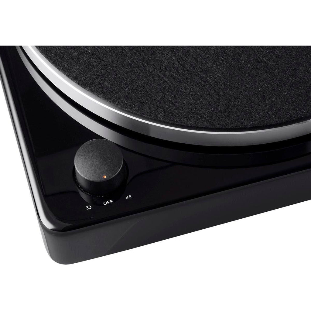 Turntable with Phono Pre Amp, Black W470