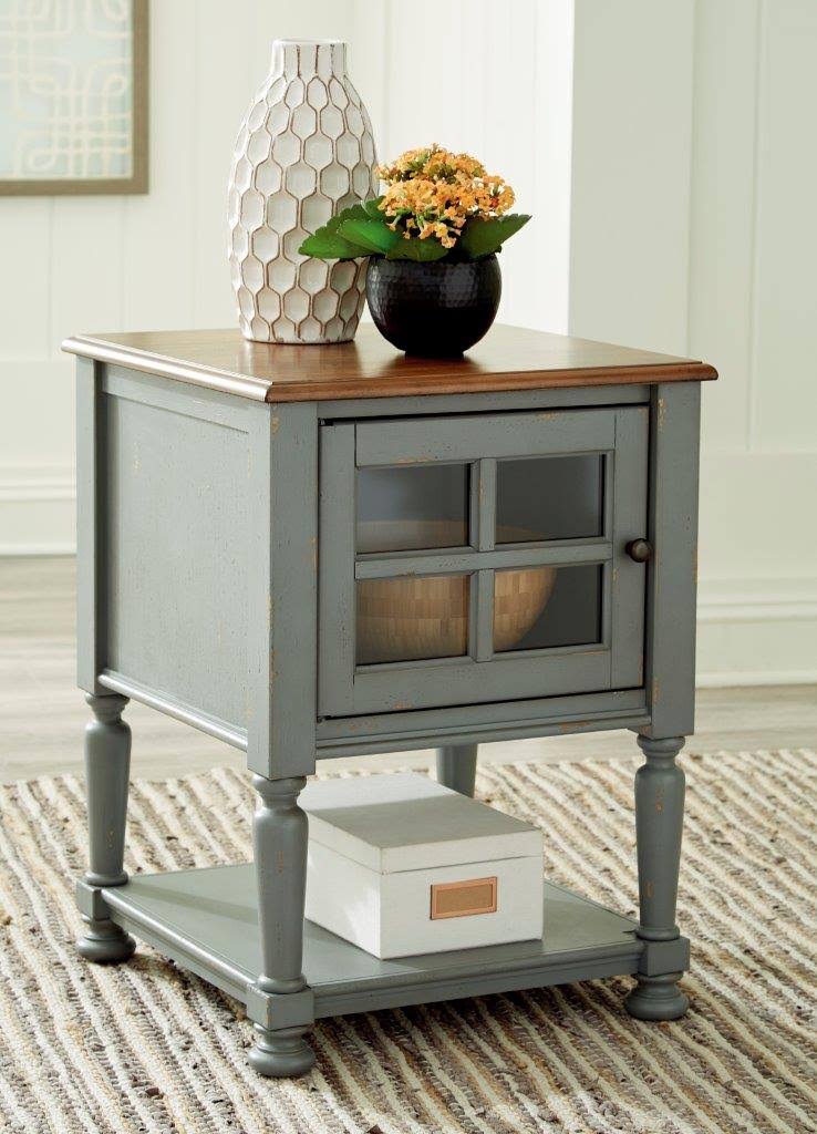 Accent Cabinet in Gray and Brown O371