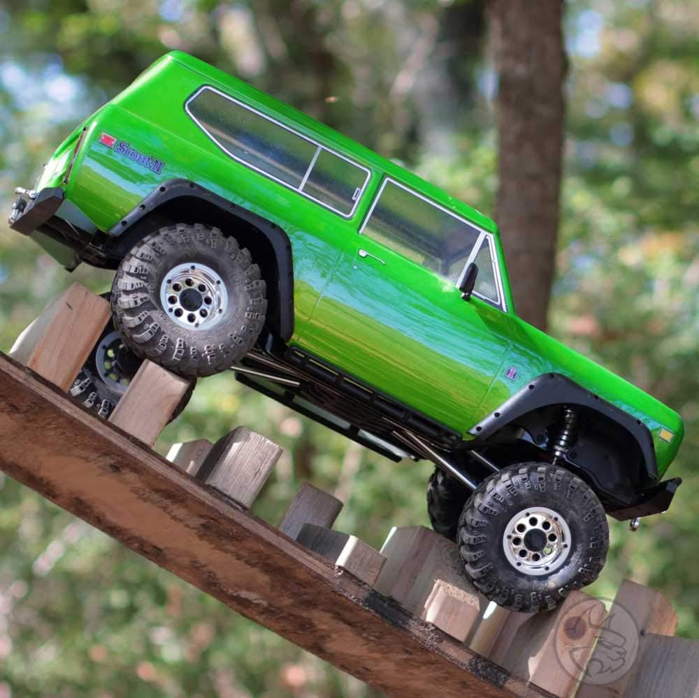 RC Crawler 1/10 Scale Off Road Truck 2.4Ghz Waterproof Green W910