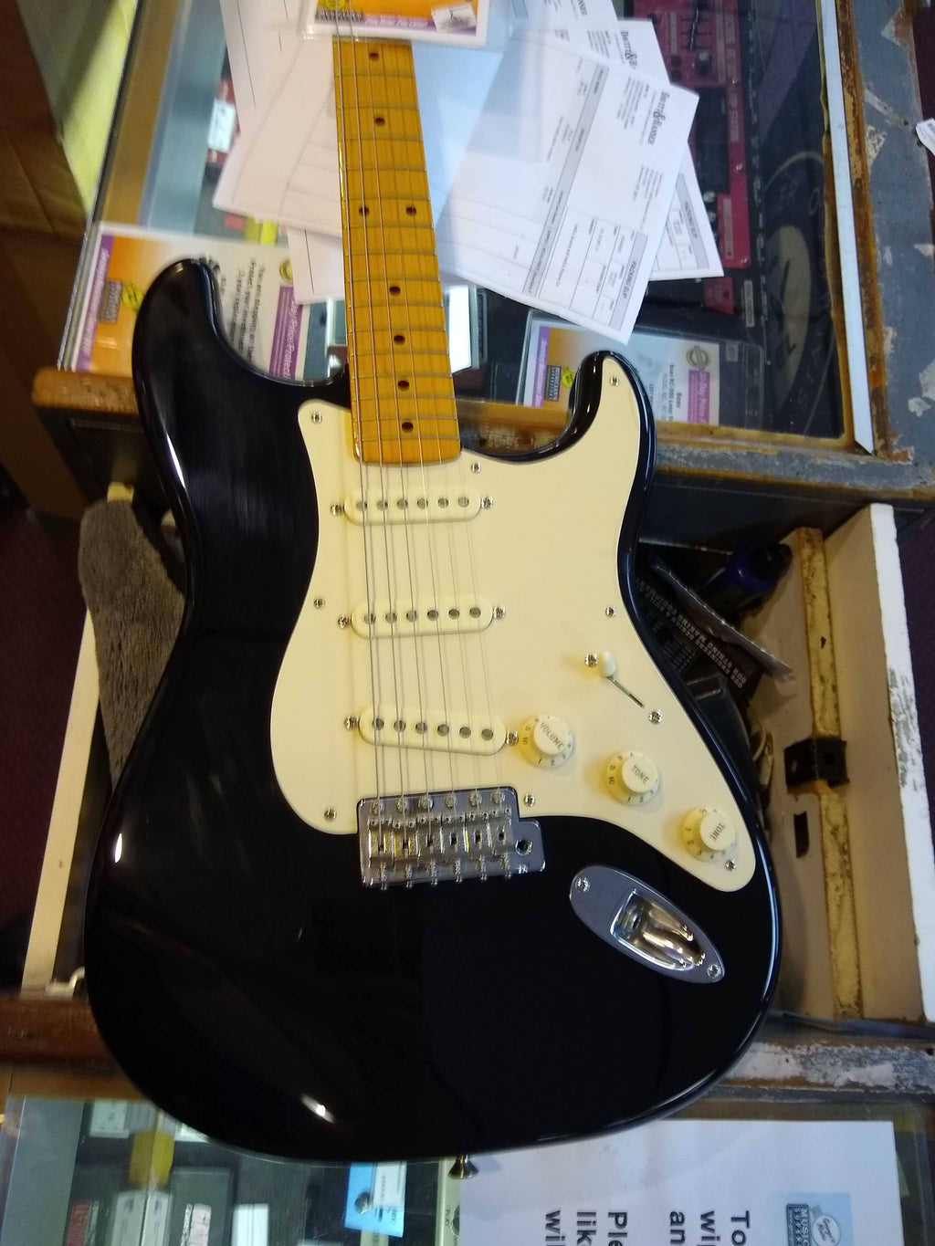 Fender Classic Series &50s Stratocaster, Maple Fretboard - Black