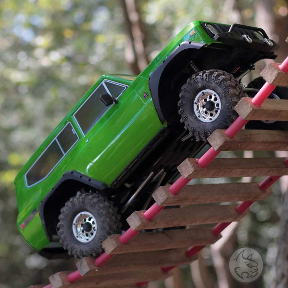 RC Crawler 1/10 Scale Off Road Truck 2.4Ghz Waterproof Green W910