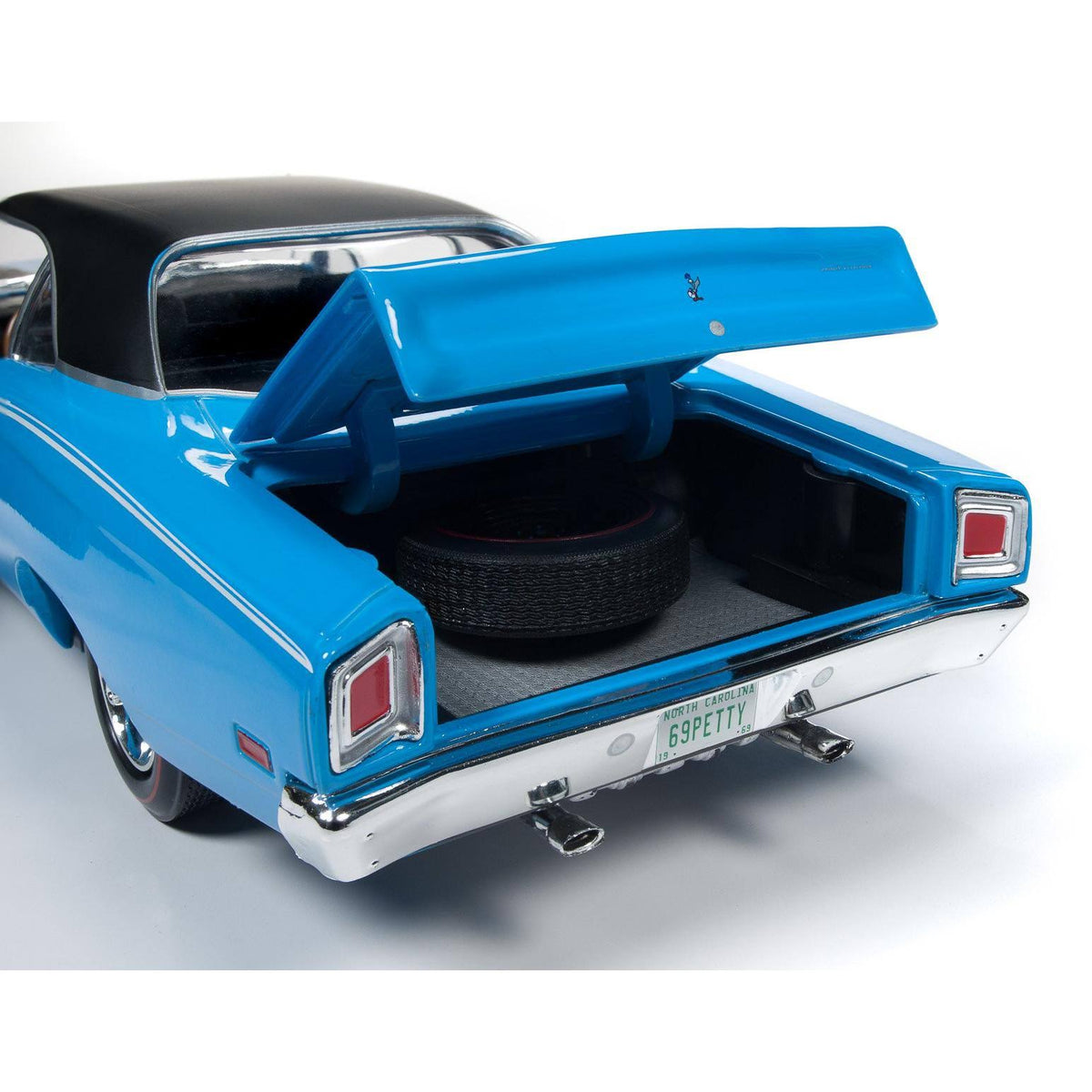 1969 Plymouth Road Runner Hardtop 1/18 Diecast Car X603